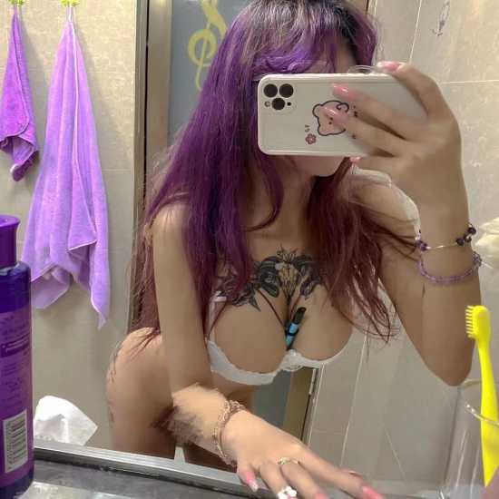 21岁小美女 水多腰细 服务周到 女大学生刚下海 可随意玩弄